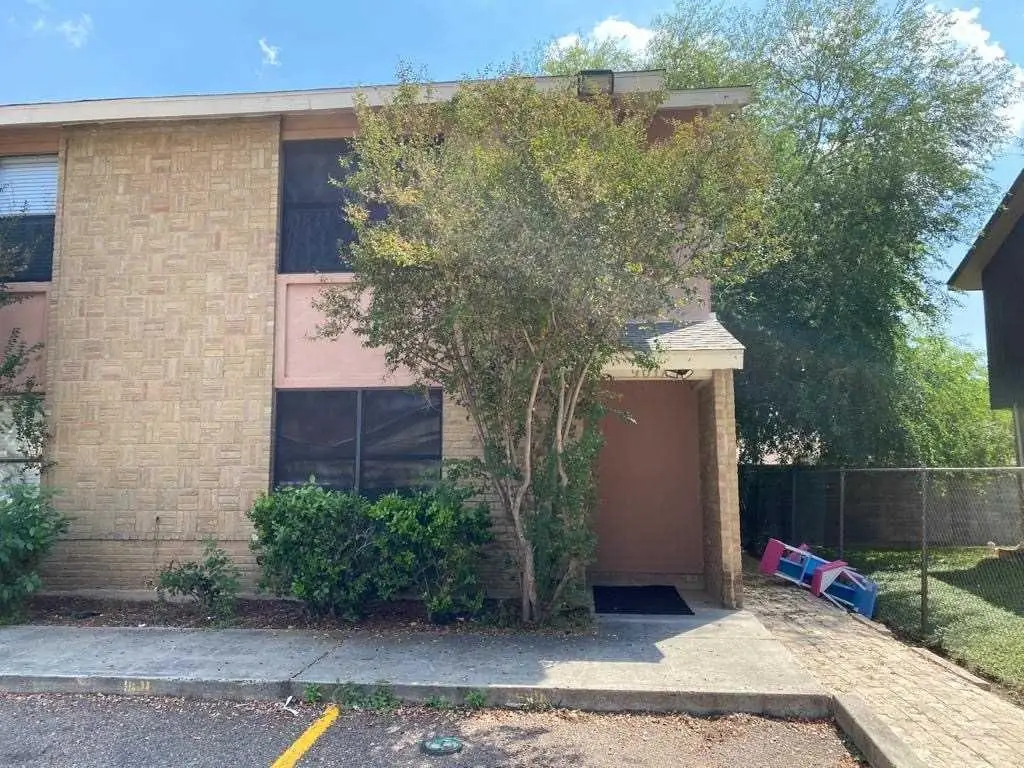 901 A Castle Heights Dr, Laredo, TX 78041-5930 - #1