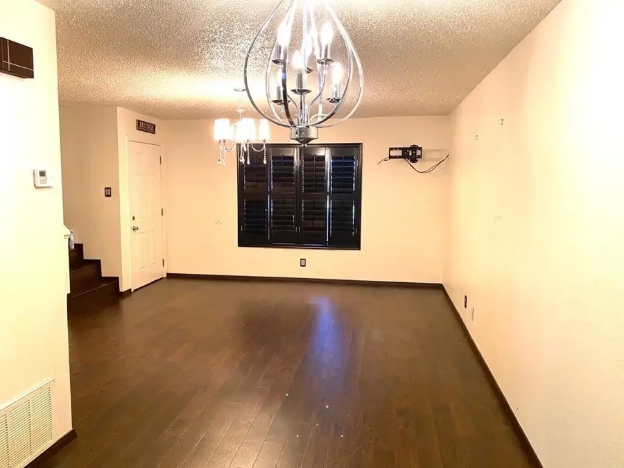 901 A Castle Heights Dr, Laredo, TX 78041-5930 - #3