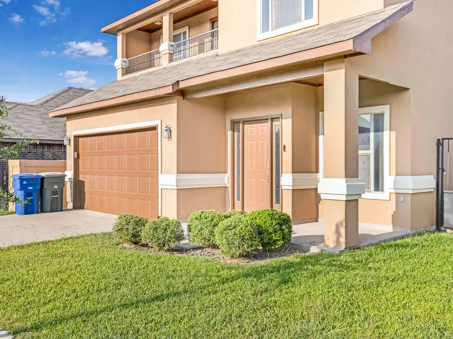 118 Desert Palm Dr., Laredo, TX 78045 - #3