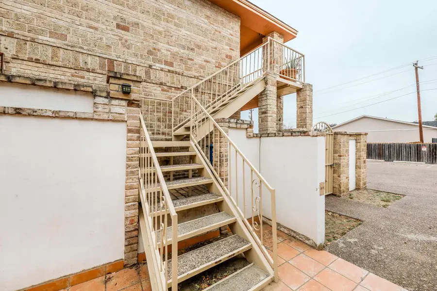 607 Gale St, Laredo, TX 78041 - #3