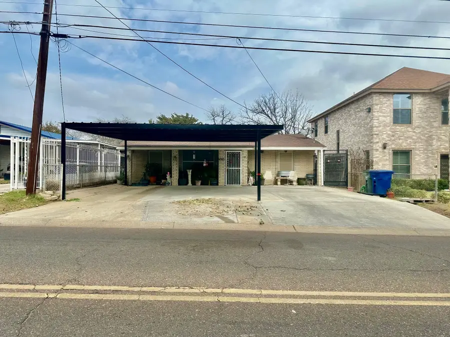 2518 E Lyon St, Laredo, TX 78043 - #2