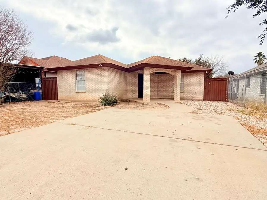 135 Murcia Dr, Laredo, TX 78046 - #2