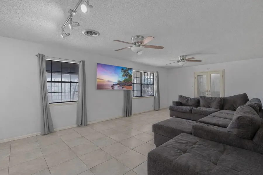 904 Laurel Dr, Laredo, TX 78045 - #3