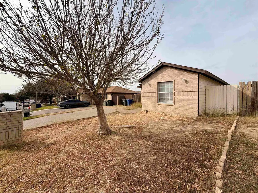 3272 Saint Kathryn Lp, Laredo, TX 78046 - #3
