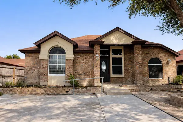 9629 Center Rd, Laredo, TX 78045