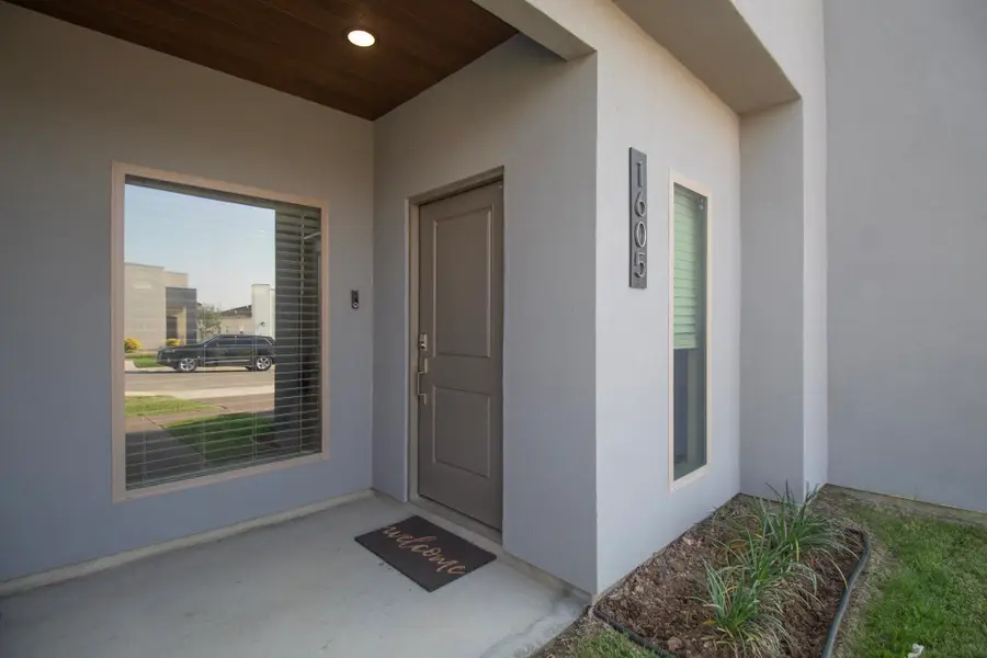 1605 Tulum Dr., Laredo, TX 78046 - #2