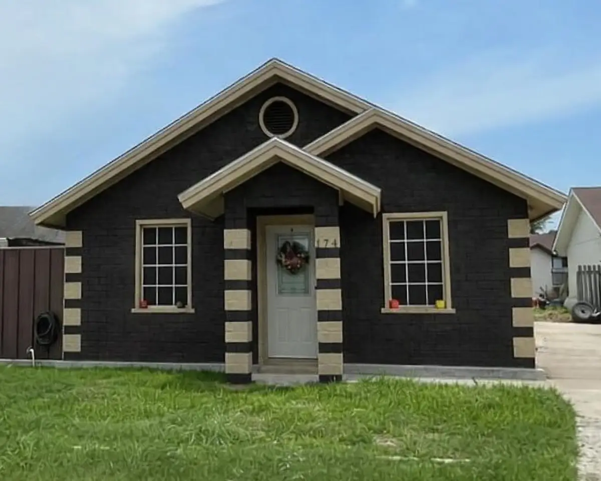 174 E Park Dr, Zapata, TX 78076 - #1