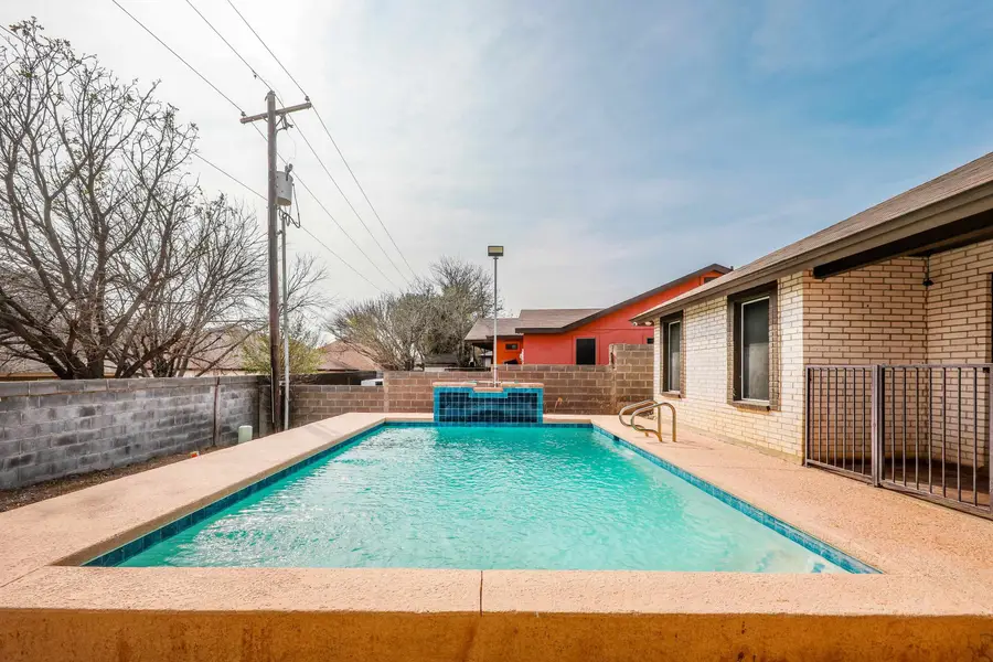 2113 Silverwood Dr, Laredo, TX 78045 - #2