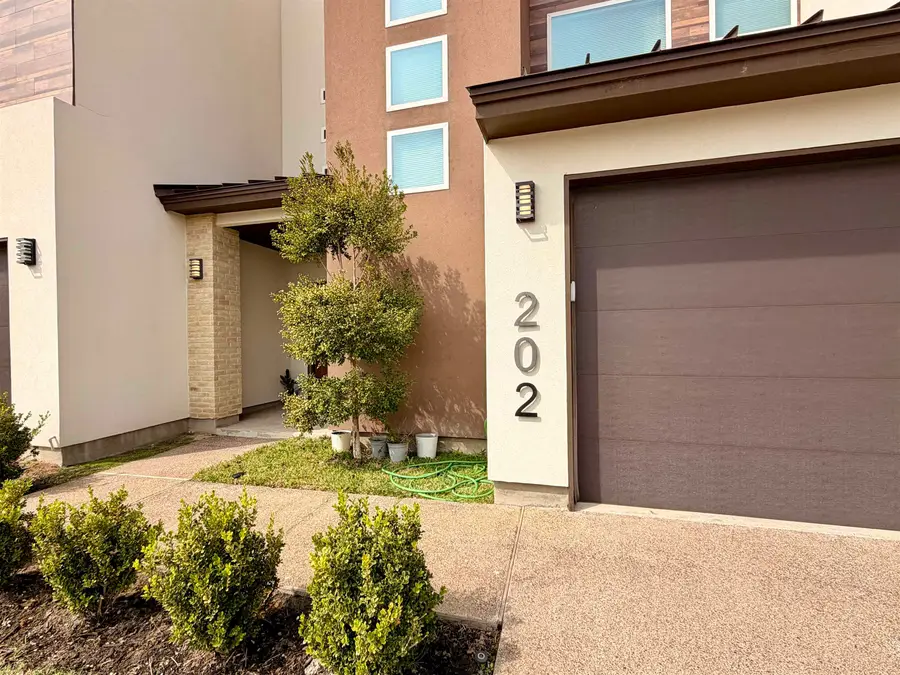 9653 McPherson Rd, Laredo, TX 78045 - #2