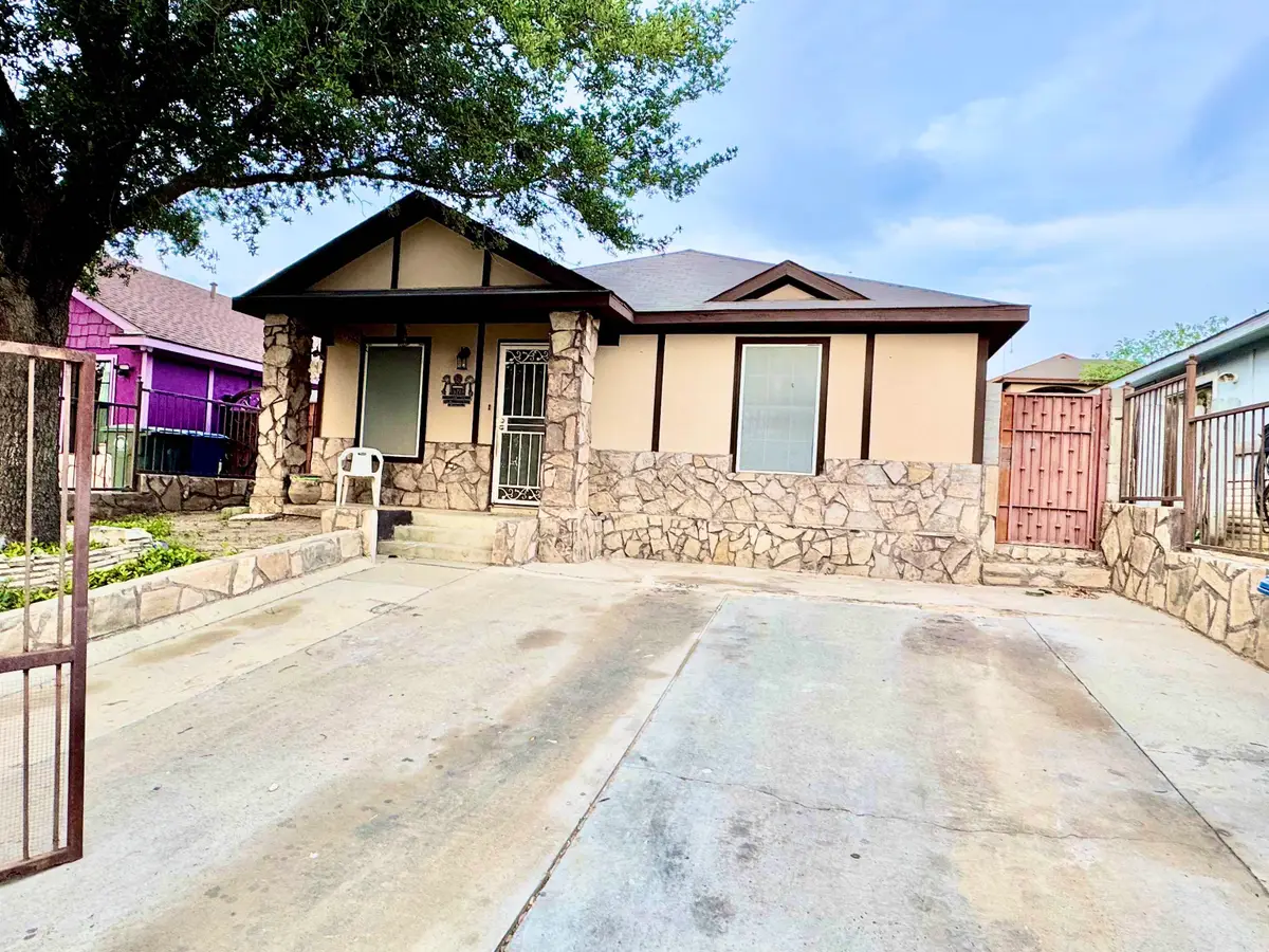 321 Ocean Dr, Laredo, TX 78043 - #1