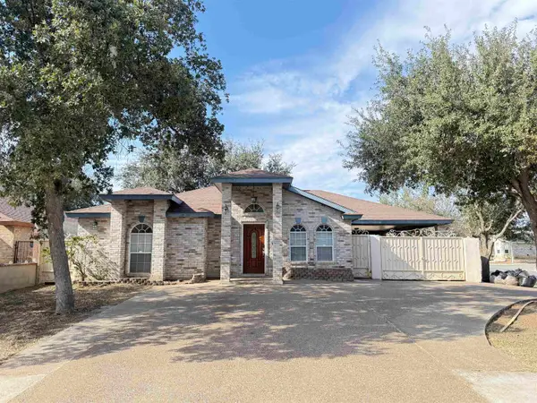 758 Snake Dr, Laredo, TX 78045