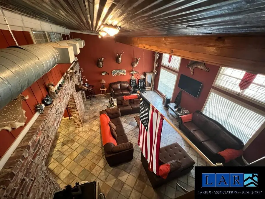 130 N. Jab Dr., Zapata, TX 78076 - #2