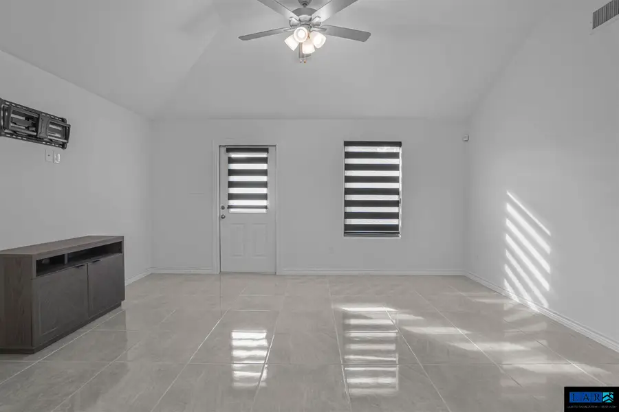 5428 Encanto Dr., Laredo, TX 78046-5283 - #3