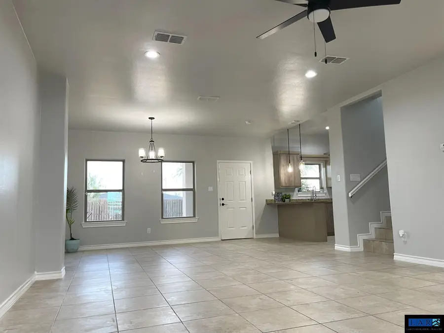 5801 Moses Lp., Laredo, TX 78046 - #3