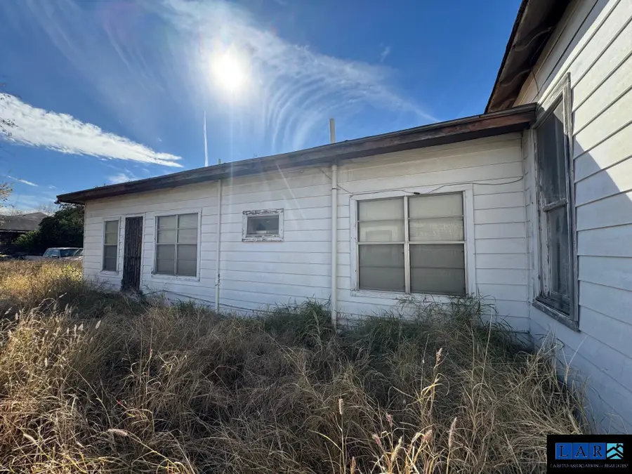 215 Cortez St, Laredo, TX 78040 - #3