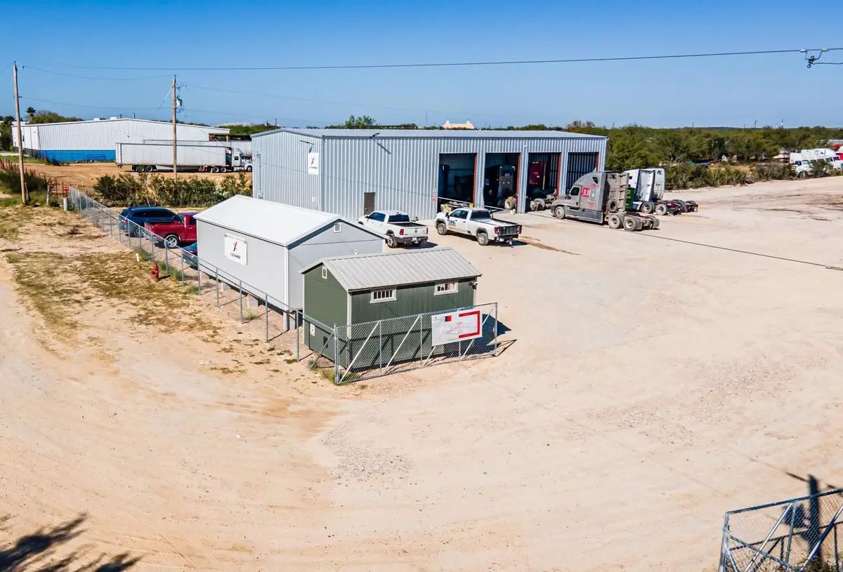 405 Appaloosa Rd, Laredo, TX 78045 - #1