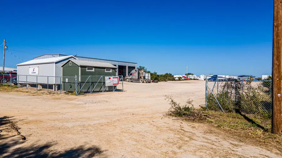 405 Appaloosa Rd, Laredo, TX 78045 - #2