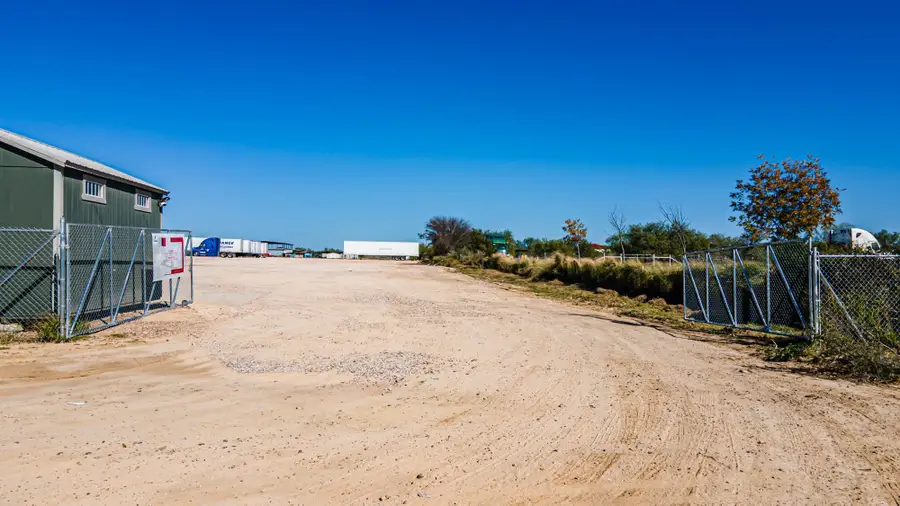 405 Appaloosa Rd, Laredo, TX 78045 - #3