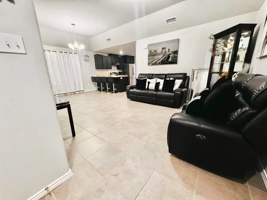 3711 Jaime Martin, Laredo, TX 78046 - #3