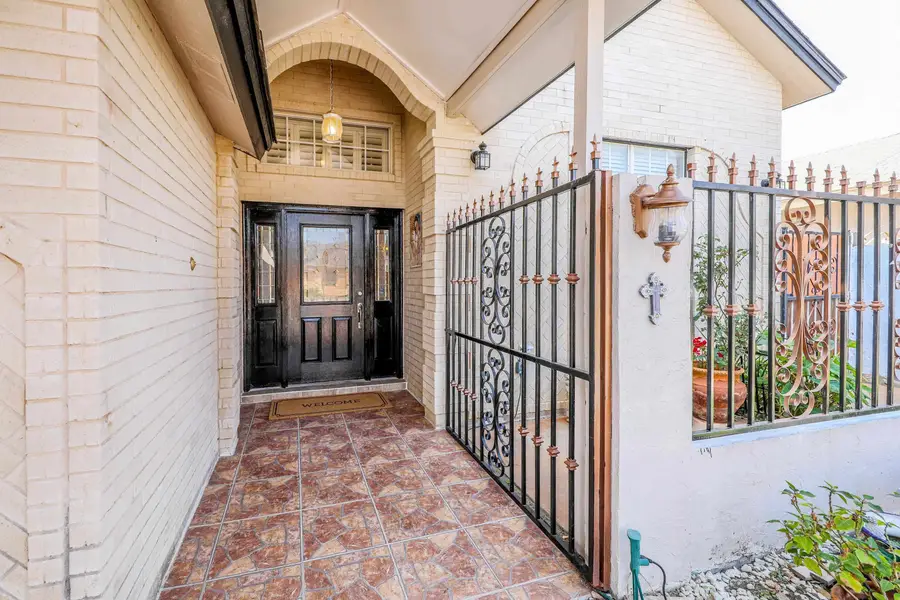 110 Lagos Ave, Laredo, TX 78045 - #2