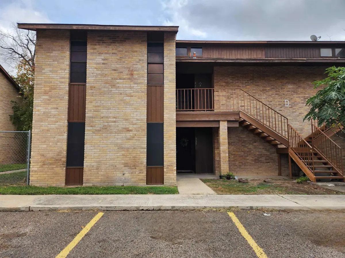 100 E Aurora St, Laredo, TX 78041 - #1