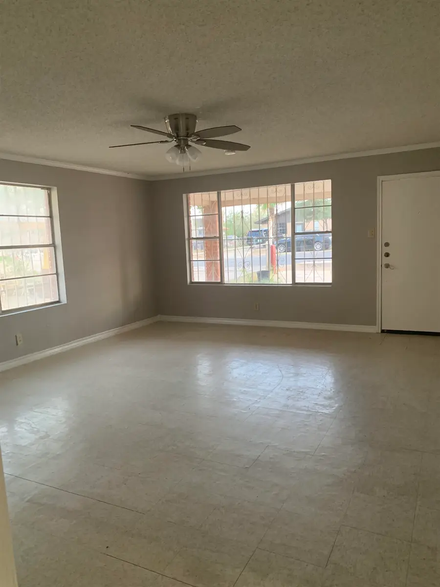 3413 Pine St, Laredo, TX 78046 - #3