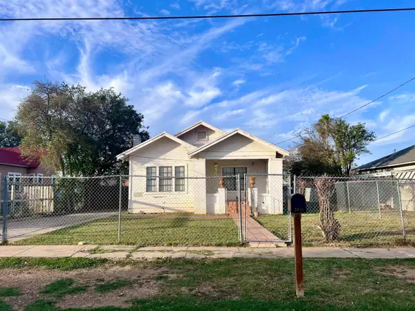 2016 Rosario St, Laredo, TX 78043