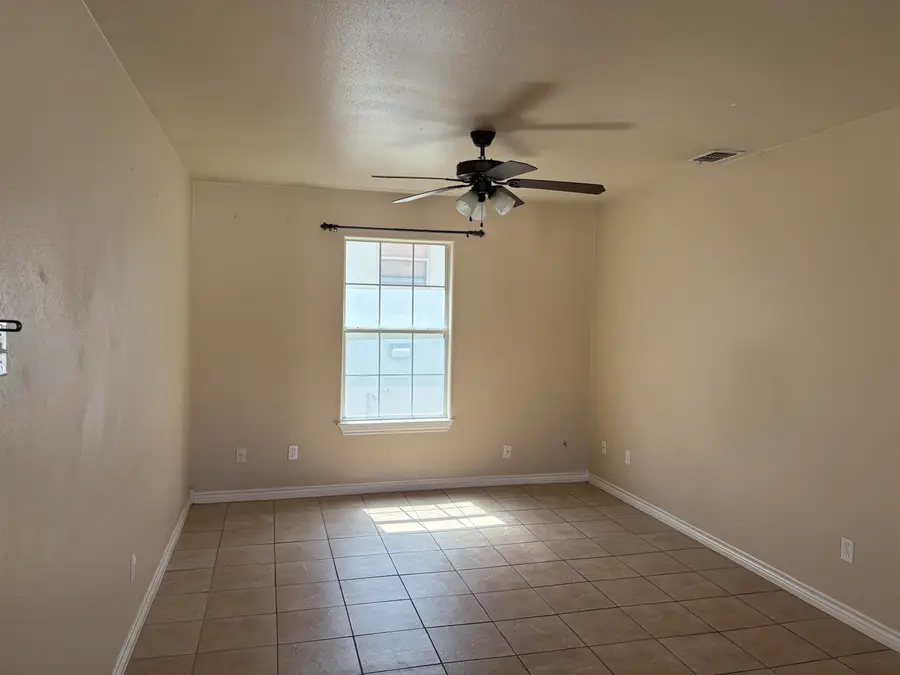 5410 Marcella Ave, Laredo, TX 78041 - #3