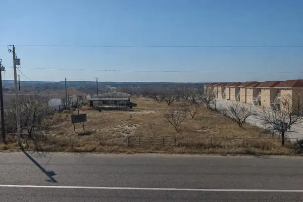 371 Riverside Dr, Eagle Pass, TX 78853