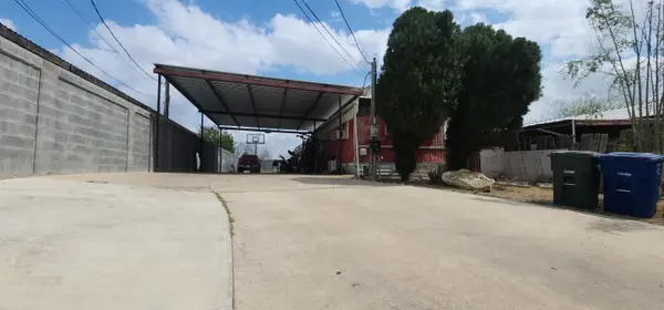 213 S Urbahn Ave, Laredo, TX 78043