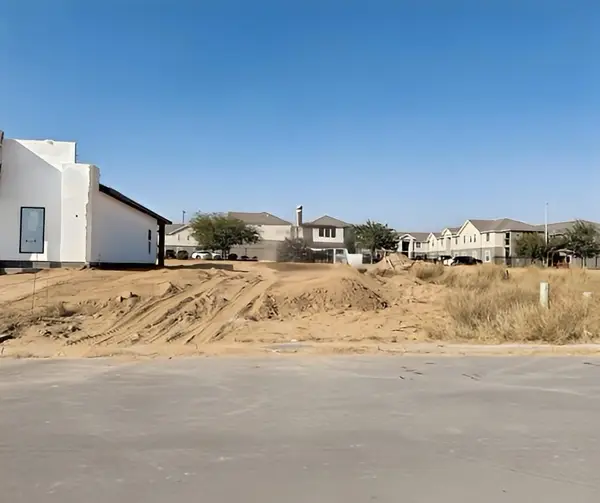 218 Lusitano Dr., LAREDO, TX 78046