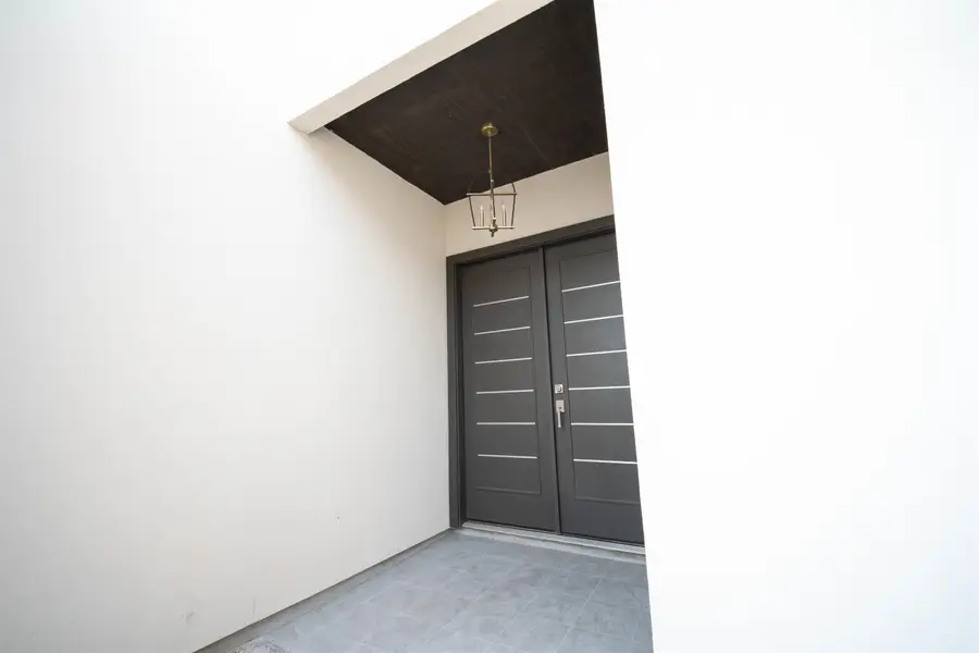 3924 Sun Valley Dr., Laredo, TX 78045 - #3