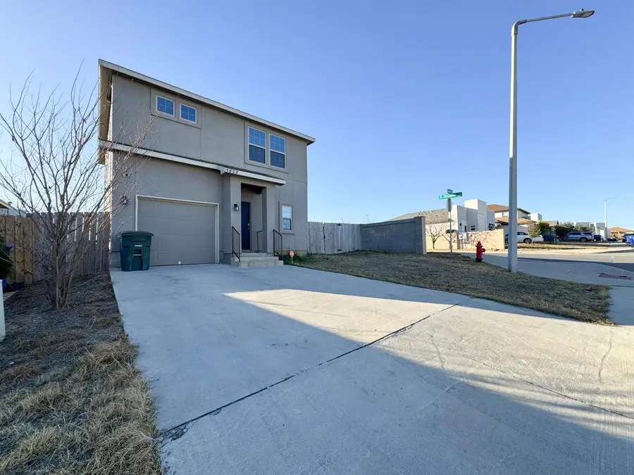 5802 Moses Lp., Laredo, TX 78046 - #3