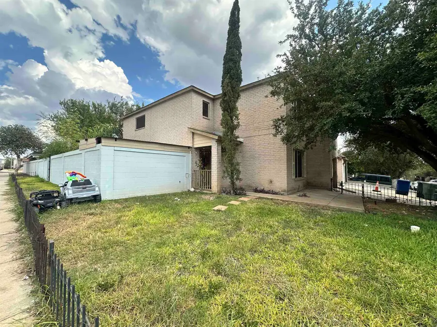 3061 Saint Margaret Ln, Laredo, TX 78046-0000 - #3