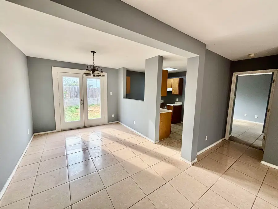 3106 St Isaac Lp, Laredo, TX 78046 - #3