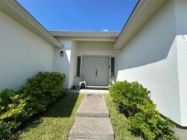 406 Graneros Ave., Laredo, TX 78045 - #3