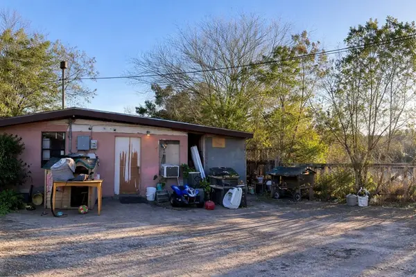 111 W Bustamante St, Laredo, TX 78041