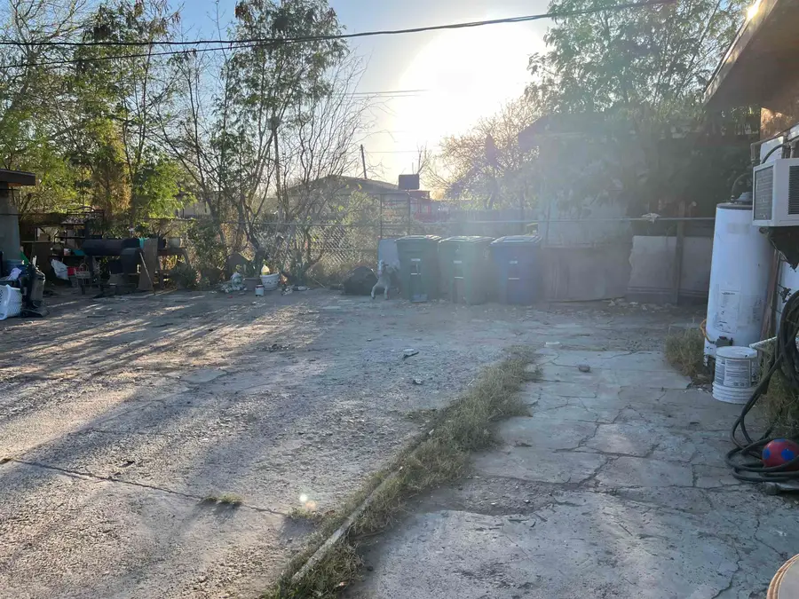 111 W Bustamante St, Laredo, TX 78041 - #2