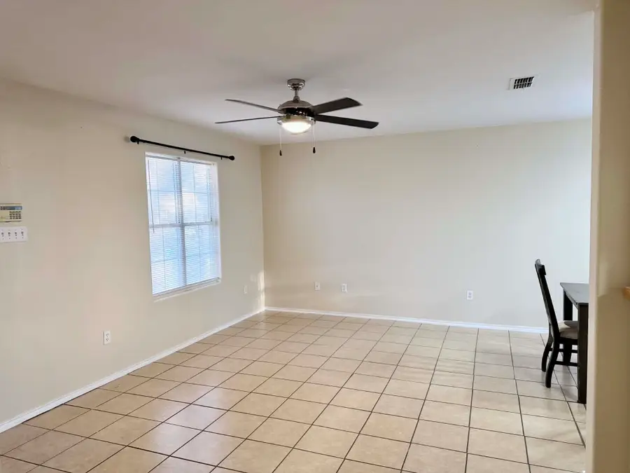 817 Witherspoon Lp, Laredo, TX 78046 - #3