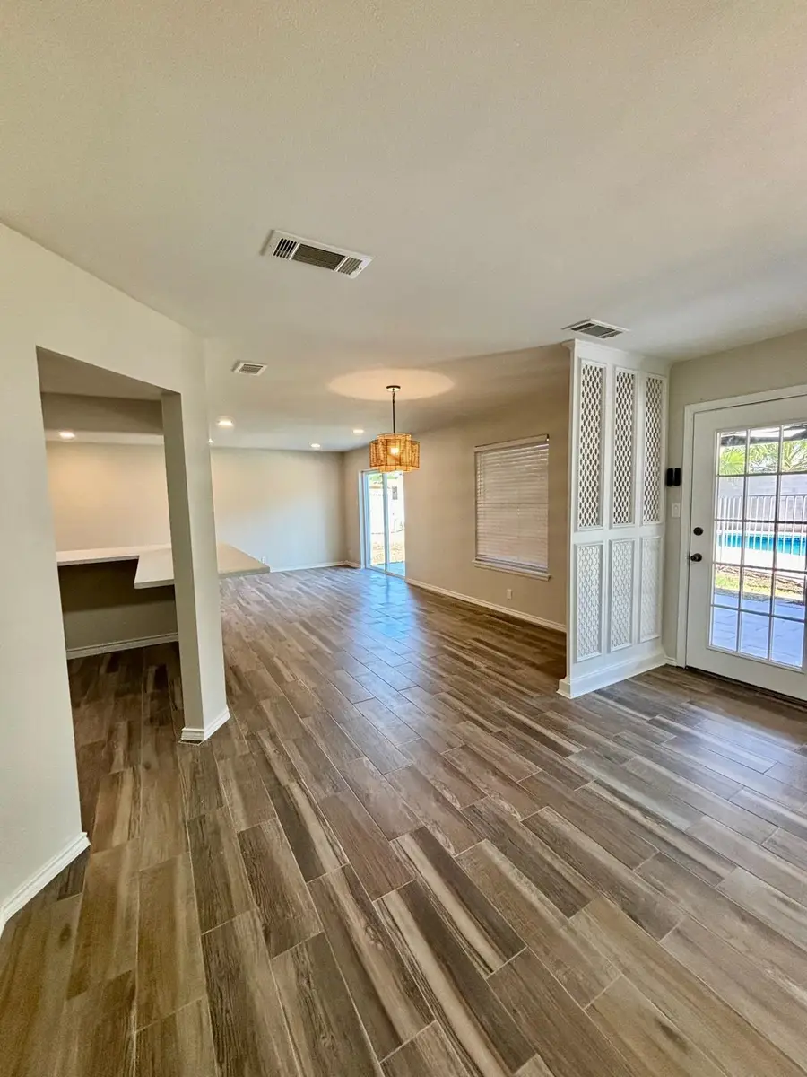 211 Esperanza Dr, Laredo, TX 78041 - #3