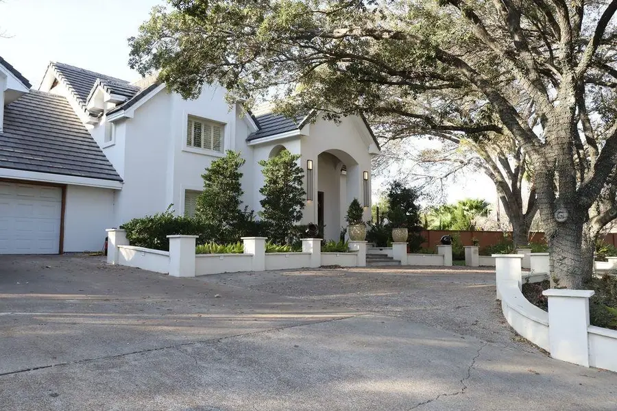 502 Surrey Rd, Laredo, TX 78041-0000 - #2