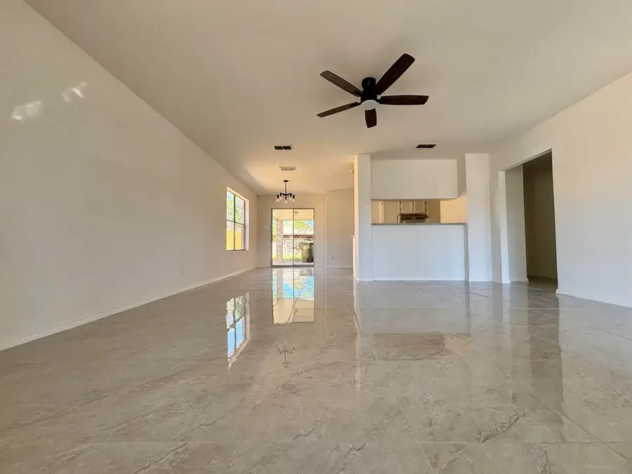 1946 Denmark Ln, Laredo, TX 78045 - #2