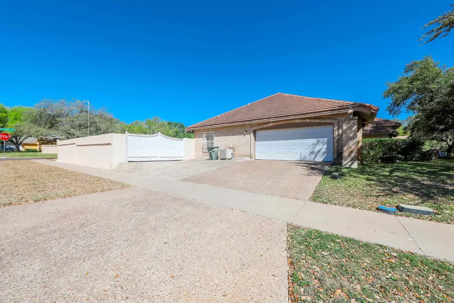 1500 Demaret Ct, Laredo, TX 78045 - #2