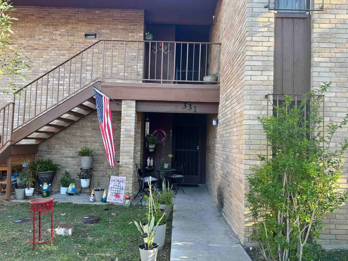 100 E Aurora St, Laredo, TX 78040 - #1
