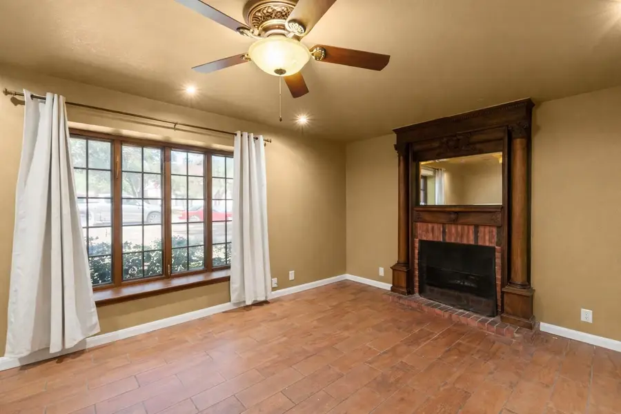 509 Surrey Rd, Laredo, TX 78041 - #2