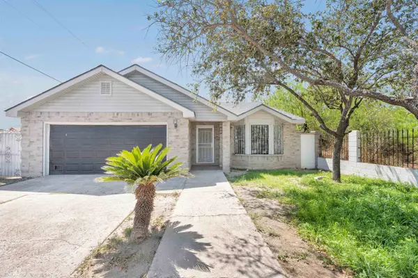 2001 Kennedy St, ZAPATA, TX 78076