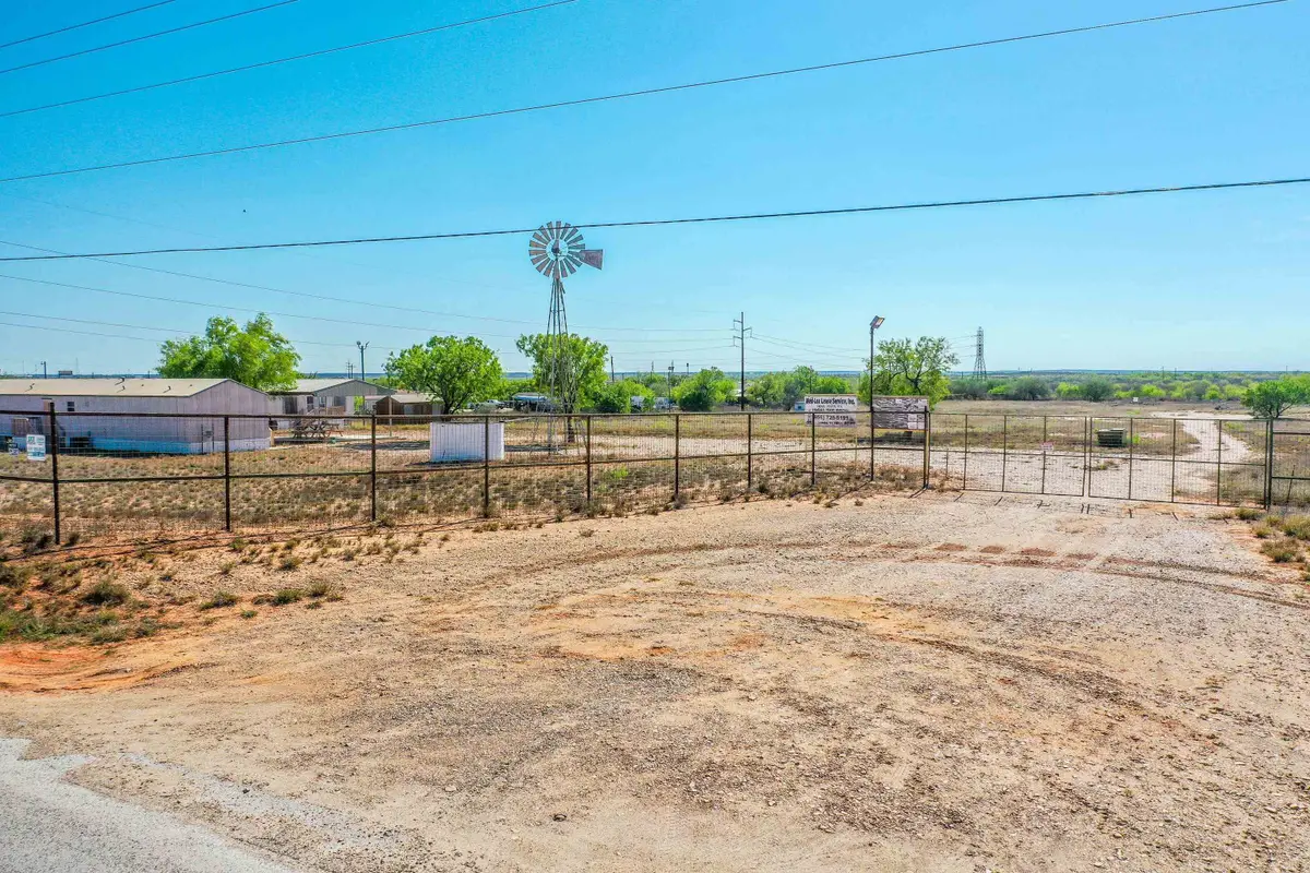 1035 Pena Rd., Cotulla, TX 78014 - #1