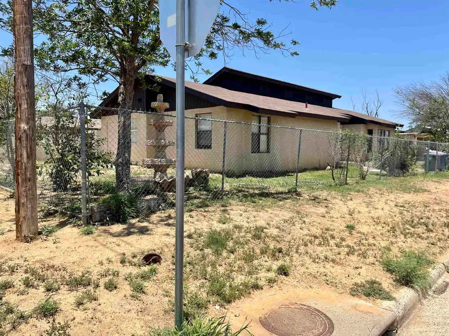 3020 Monterrey St, Laredo, TX 78046 - #3