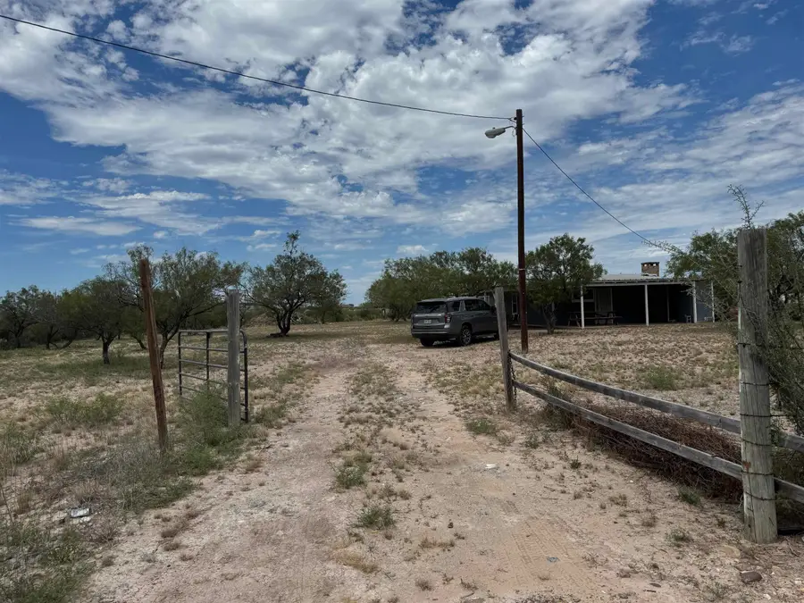 311 Los Arcos Rd., Laredo, TX 78043 - #3