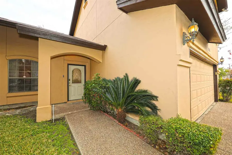 510 Shiloh Dr, Laredo, TX 78045 - #2